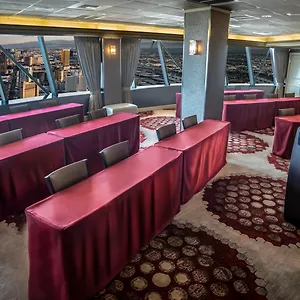 3* Üdülőközpont The Strat Hotel, Casino & Tower